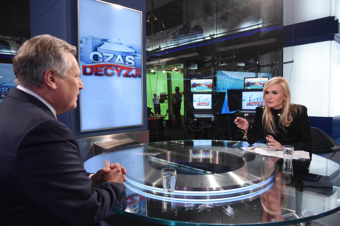 Monika Olejnik w trakcie Wieczoru Wyborczego TVN24 w 2015 r. (fot. TVN)