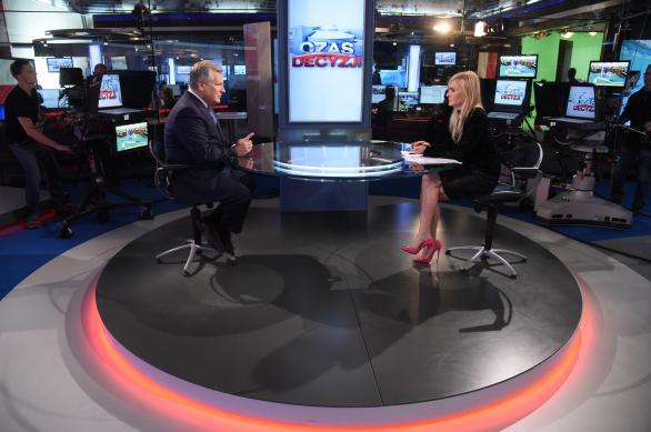 Monika Olejnik w trakcie Wieczoru Wyborczego TVN24 w 2015 r. (fot. TVN)